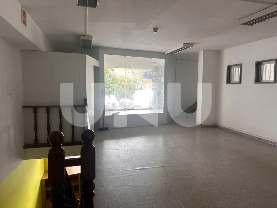 Loja para Arrendamento em Algés, Linda-A-Velha e Cruz Quebrada-Dafundo Foto 11