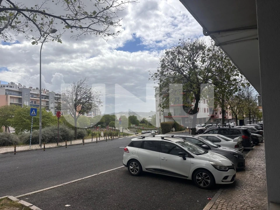 Loja para Arrendamento em Algés, Linda-A-Velha e Cruz Quebrada-Dafundo Foto 12