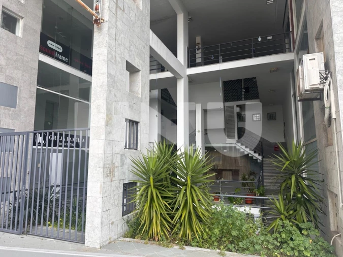 Loja para Arrendamento em Algés, Linda-A-Velha e Cruz Quebrada-Dafundo Foto 2