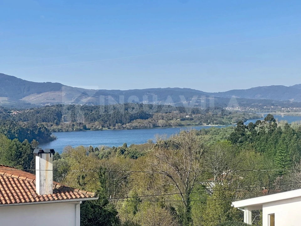 Moradia T3 para Venda em Gondarem Foto 10