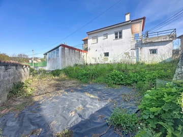 Moradia T3 para Venda em Gondarem