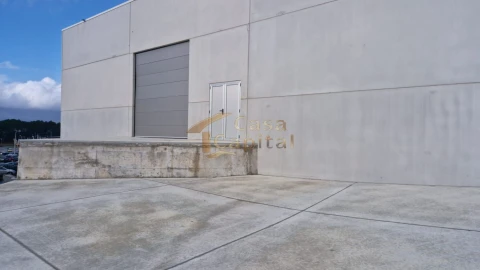 Loja para Arrendamento em Constantim e Vale de Nogueiras