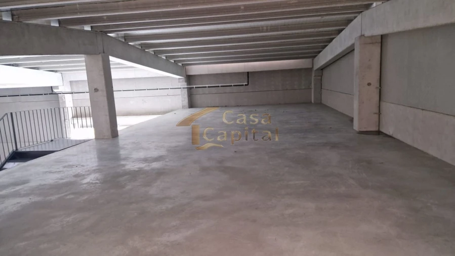 Loja para Arrendamento em Constantim e Vale de Nogueiras Foto 4