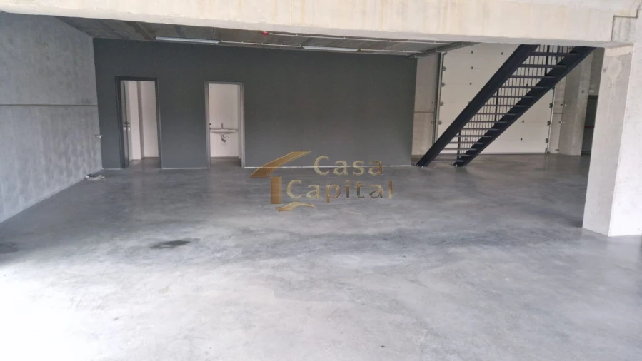 Loja para Arrendamento em Constantim e Vale de Nogueiras Foto 14