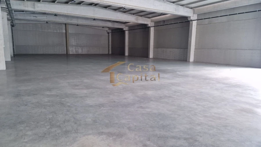 Loja para Arrendamento em Constantim e Vale de Nogueiras Foto 13