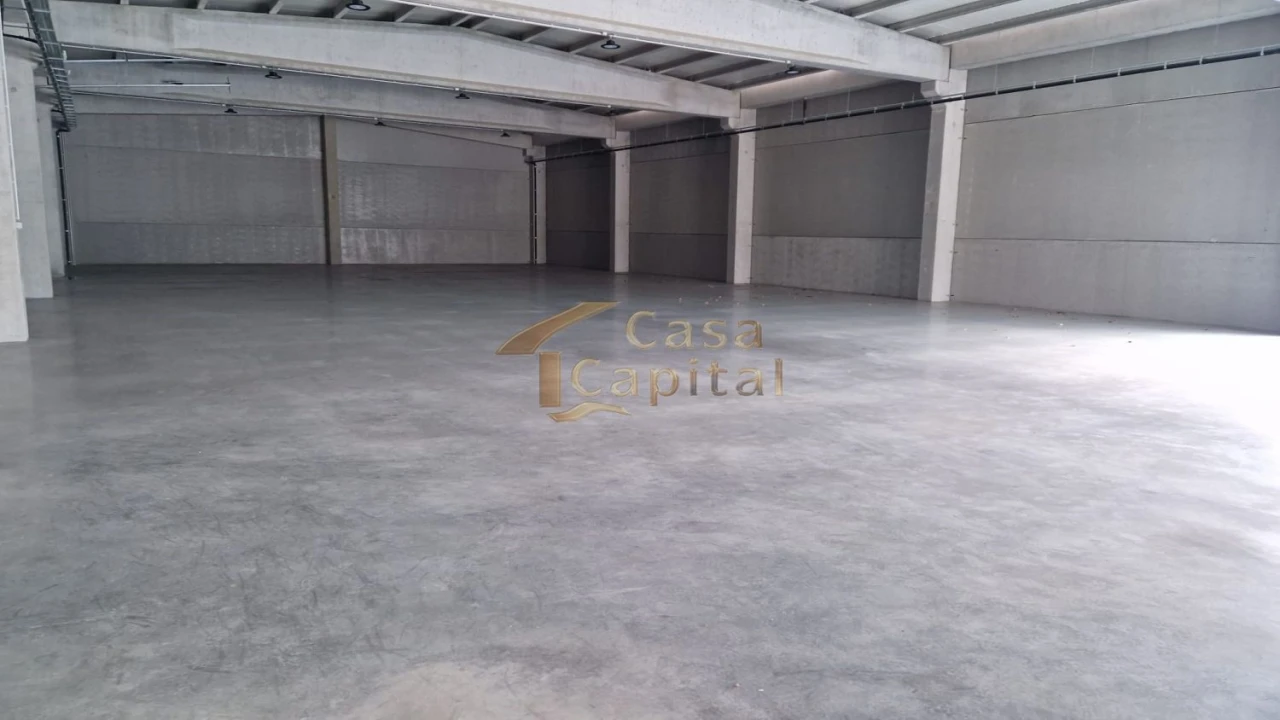 Loja para Arrendamento em Constantim e Vale de Nogueiras Foto 13