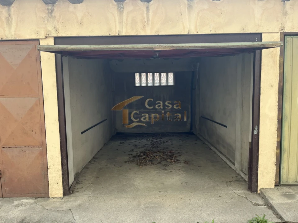 Garagem para Arrendamento em Nossa Senhora da Conceição, São Pedro e São Dinis Foto 2