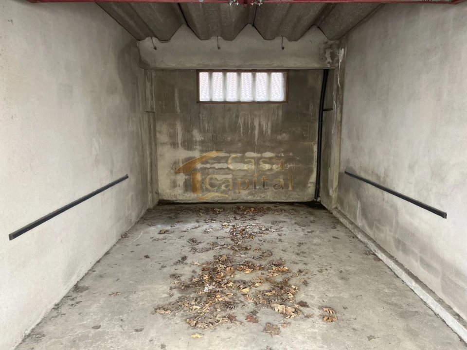 Garagem para Arrendamento em Nossa Senhora da Conceição, São Pedro e São Dinis Foto 1