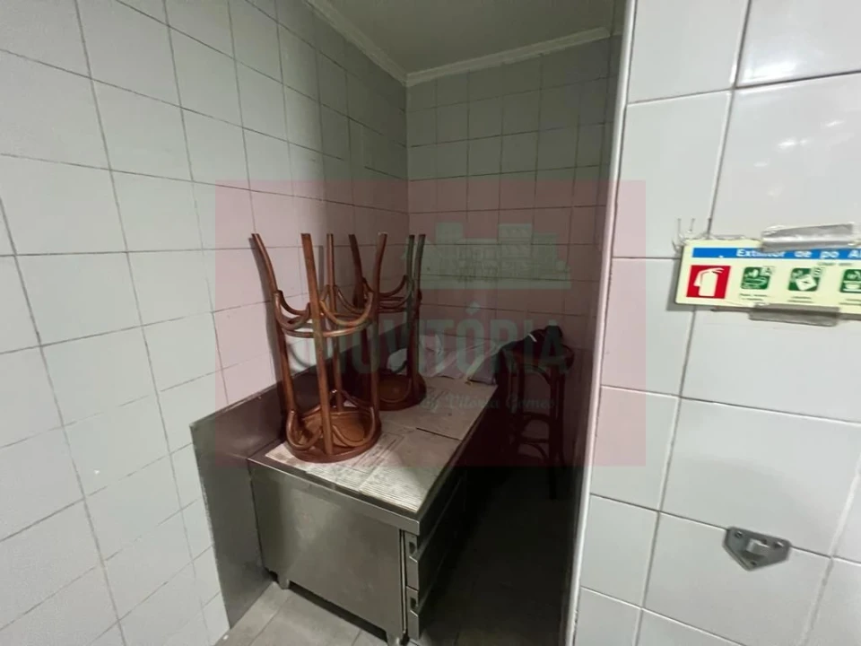 Loja para Trespasse em Santa Maria Maior Foto 13