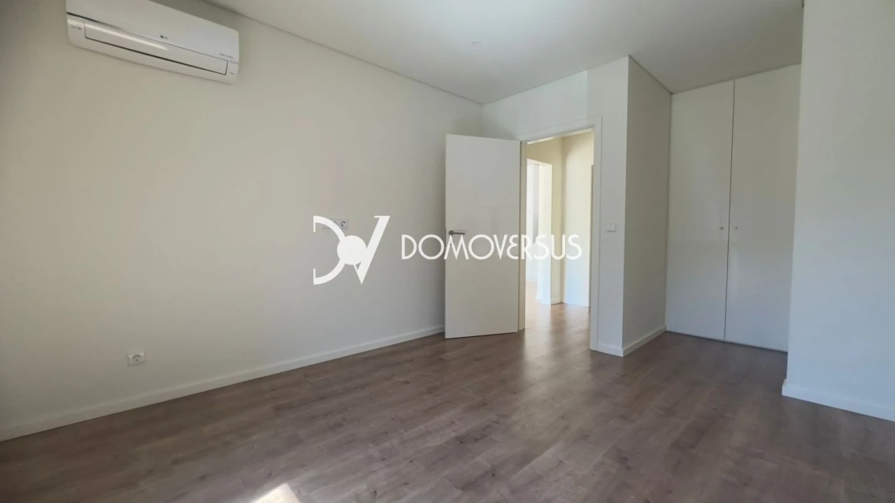 Apartamento T1 para Venda em Oliveira do Douro Foto 12