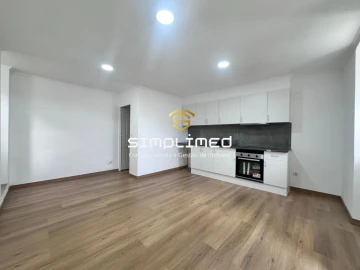 Moradia T2 para Venda em Camarate, Unhos e Apelação