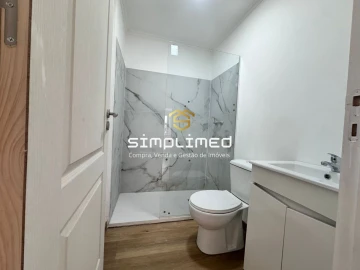 Moradia T2 para Venda em Camarate, Unhos e Apelação