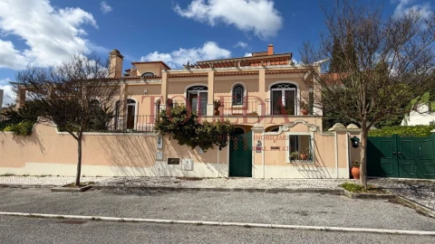 Moradia T5 para Venda em Azambuja