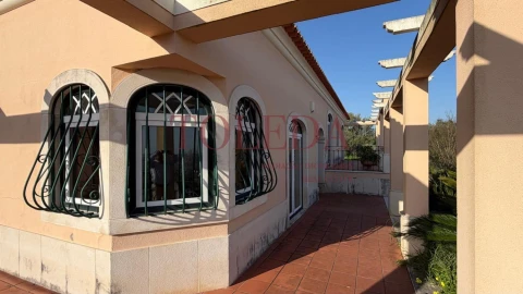 Moradia T5 para Venda em Azambuja