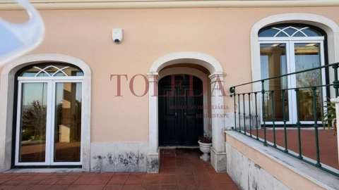 Moradia T5 para Venda em Azambuja