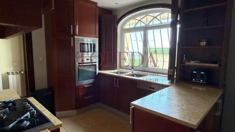 Moradia T5 para Venda em Azambuja