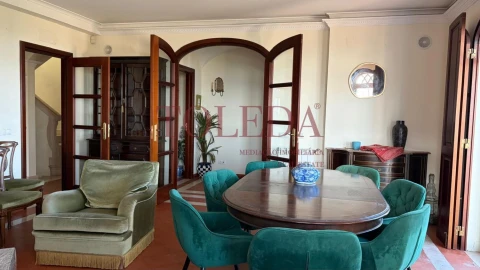 Moradia T5 para Venda em Azambuja