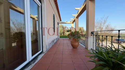 Moradia T5 para Venda em Azambuja