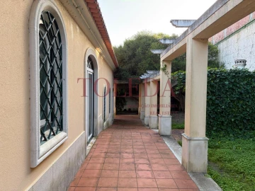 Moradia T5 para Venda em Azambuja