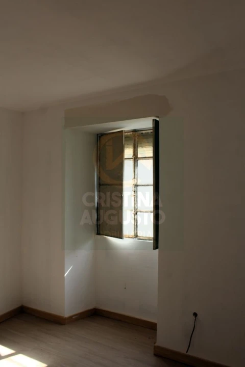 Moradia T3 para Venda em Escalos de Cima e Lousa