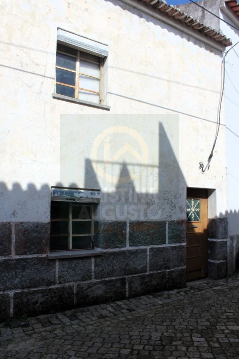 Moradia T3 para Venda em Escalos de Cima e Lousa