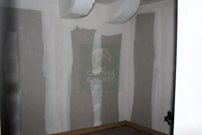 Moradia T3 para Venda em Escalos de Cima e Lousa