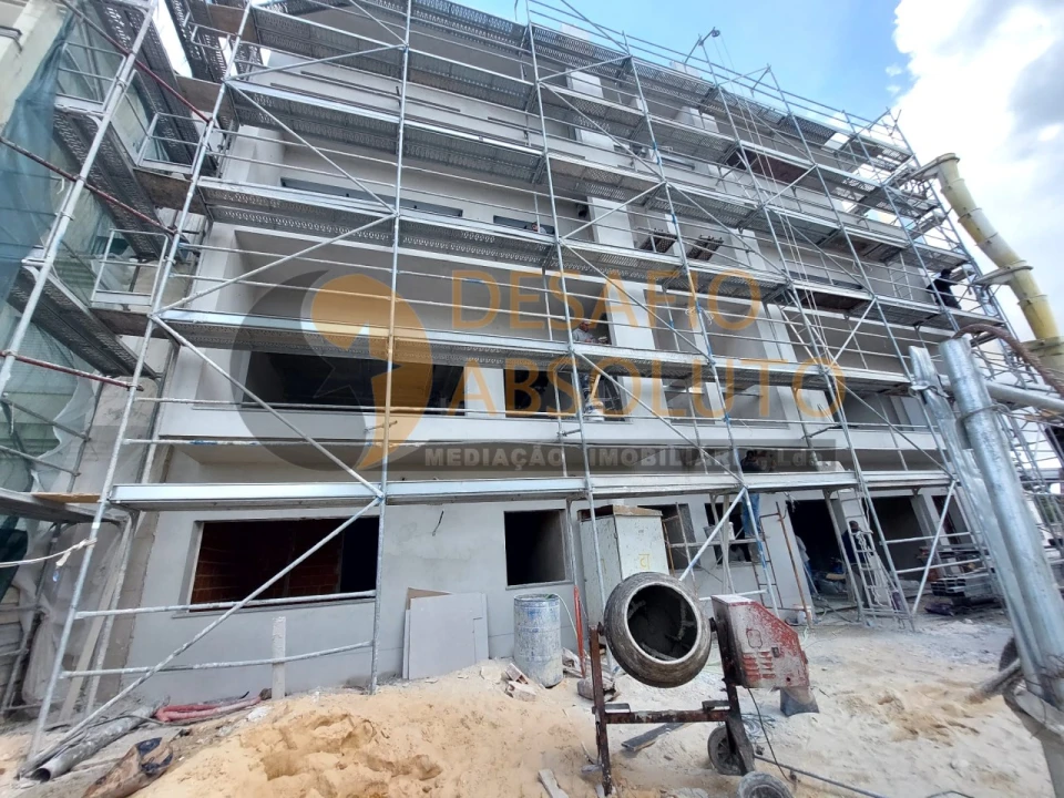 Apartamento T3 para Venda em Palhais e Coina Foto 1