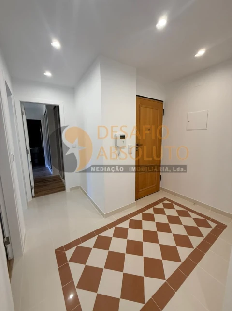 Apartamento T3 para Venda em Laranjeiro e Feijó