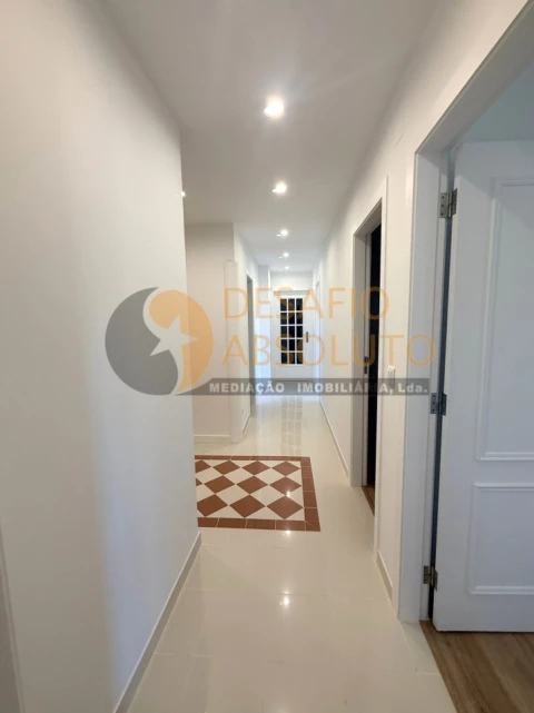 Apartamento T3 para Venda em Laranjeiro e Feijó