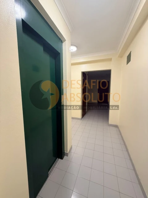 Apartamento T3 para Venda em Laranjeiro e Feijó