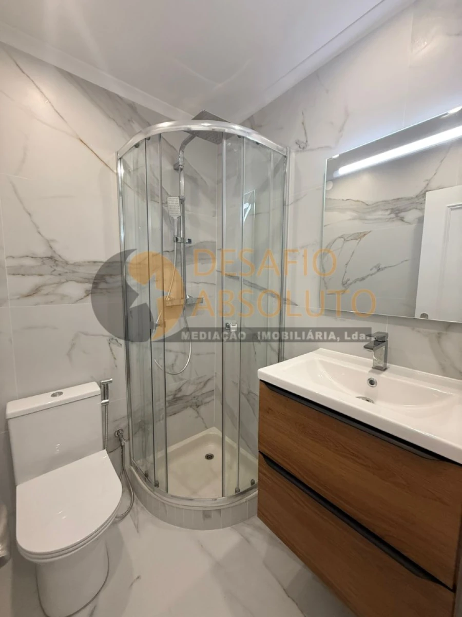 Apartamento T3 para Venda em Laranjeiro e Feijó Foto 17