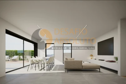 Moradia T4 para Venda em Charneca de Caparica e Sobreda