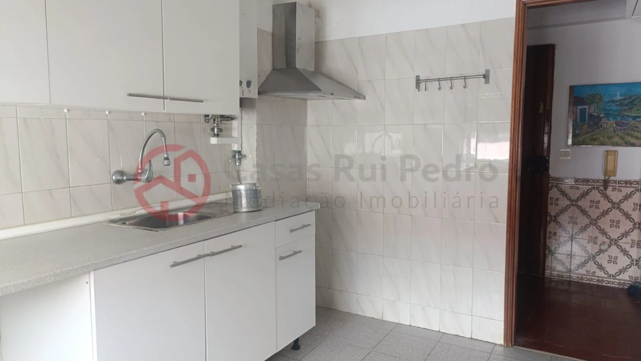 Apartamento T1 para Venda em Amora Foto 1