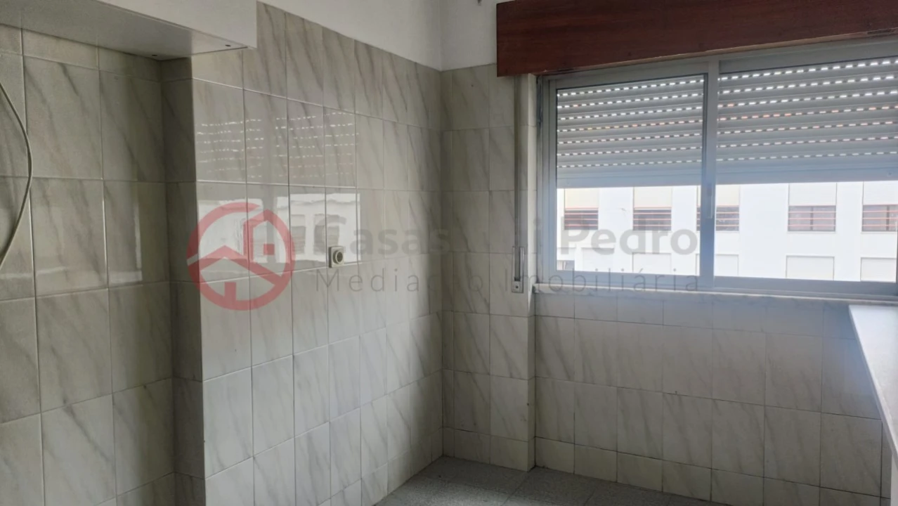 Apartamento T1 para Venda em Amora Foto 3