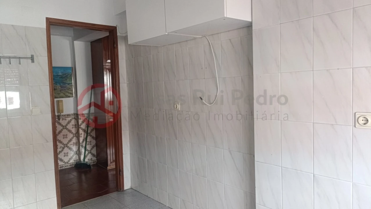 Apartamento T1 para Venda em Amora Foto 4