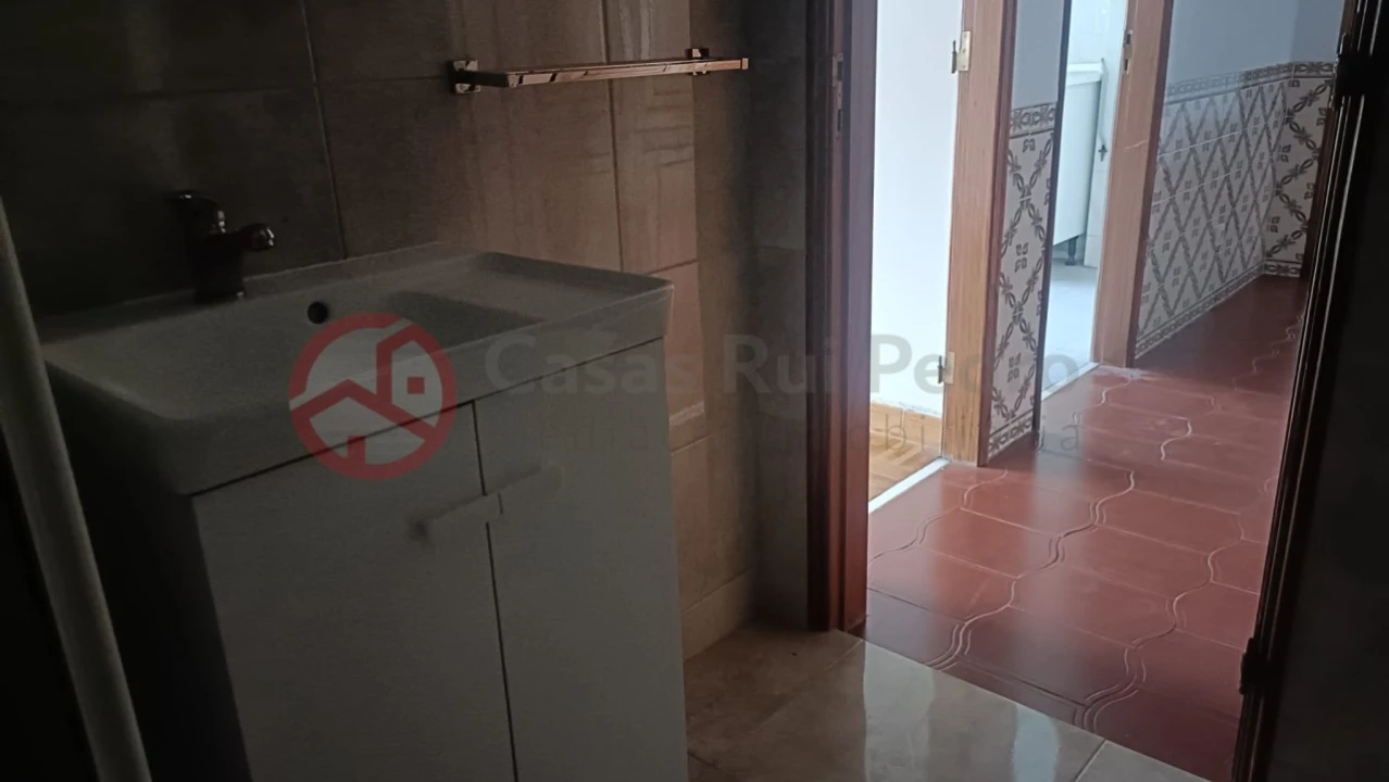 Apartamento T1 para Venda em Amora Foto 9