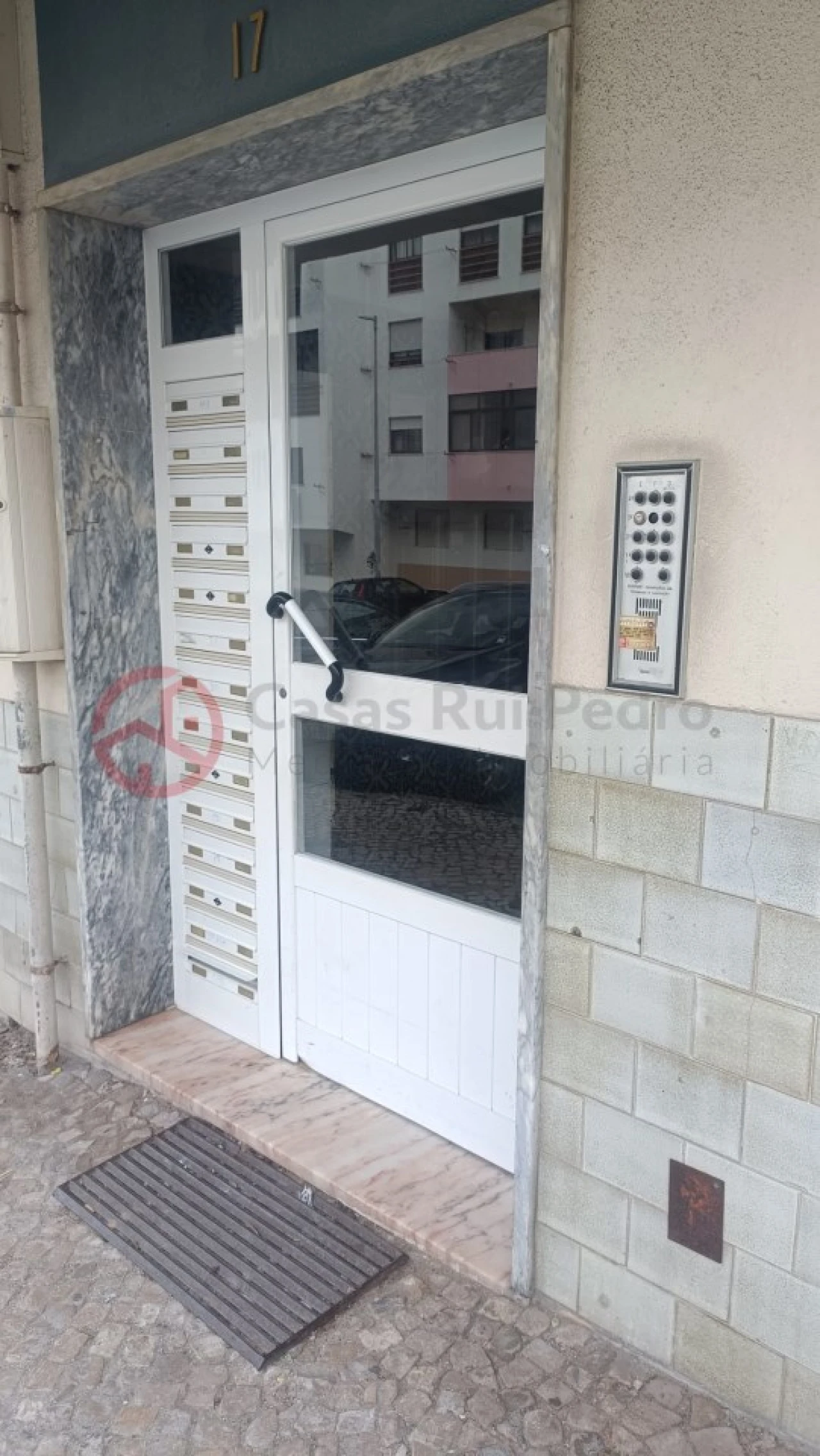 Apartamento T1 para Venda em Amora Foto 17