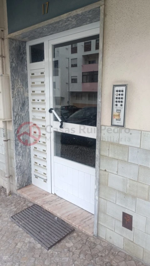 Apartamento T1 para Venda em Amora