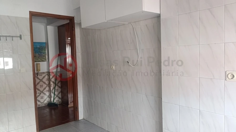 Apartamento T1 para Venda em Amora Foto 4