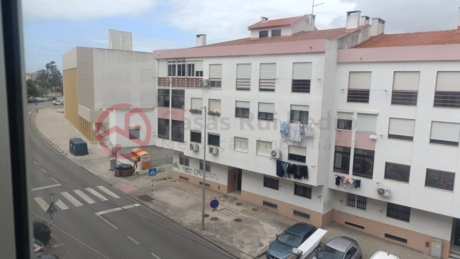 Apartamento T1 para Venda em Amora Foto 18