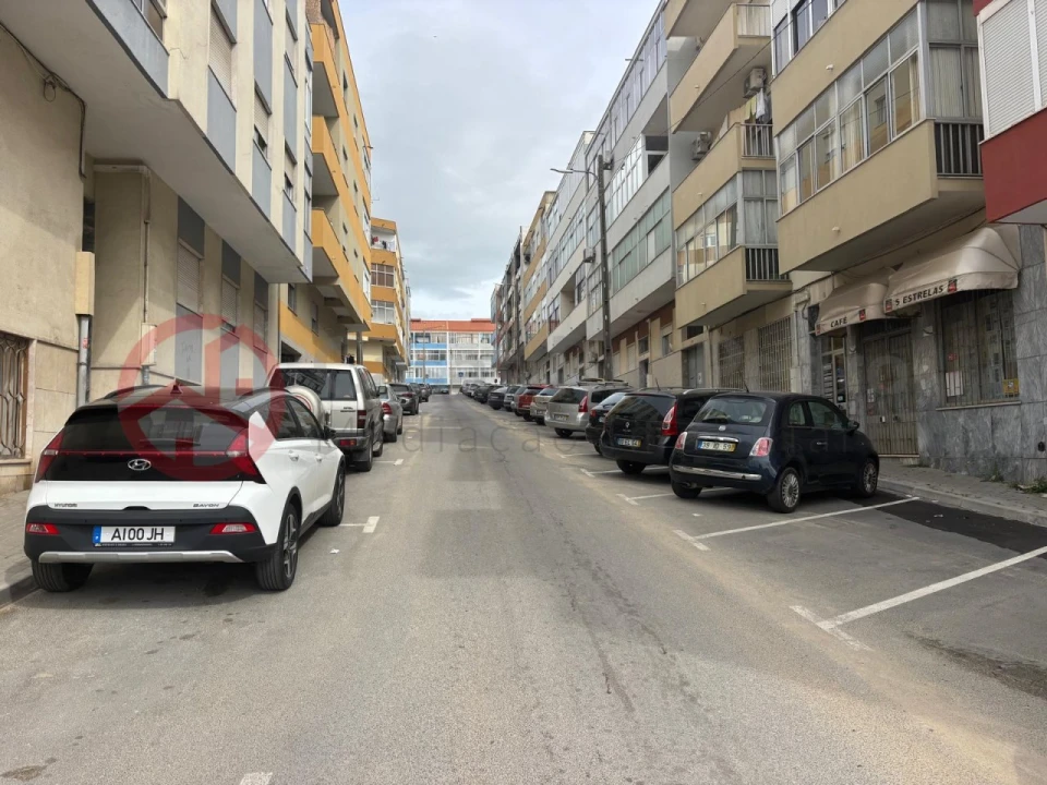 Apartamento T3 para Venda em Seixal, Arrentela e Aldeia de Paio Pires Foto 22