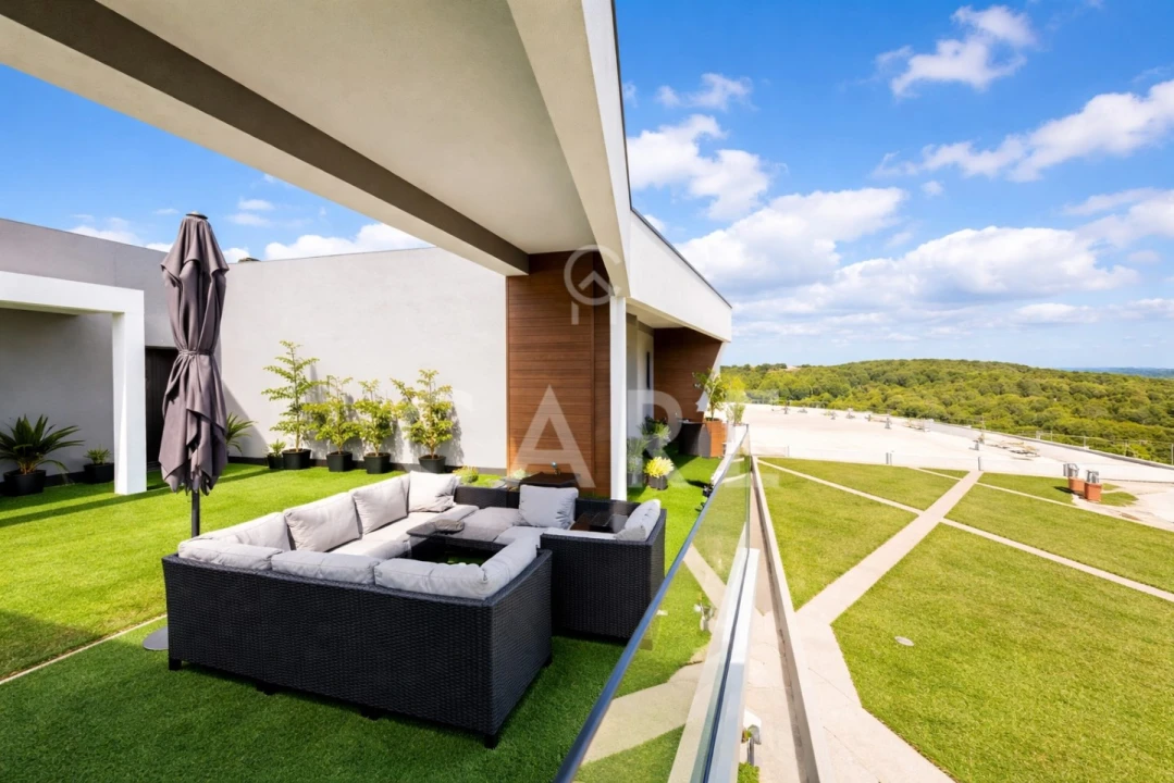 Apartamento T5 para Venda em Venteira Foto 5