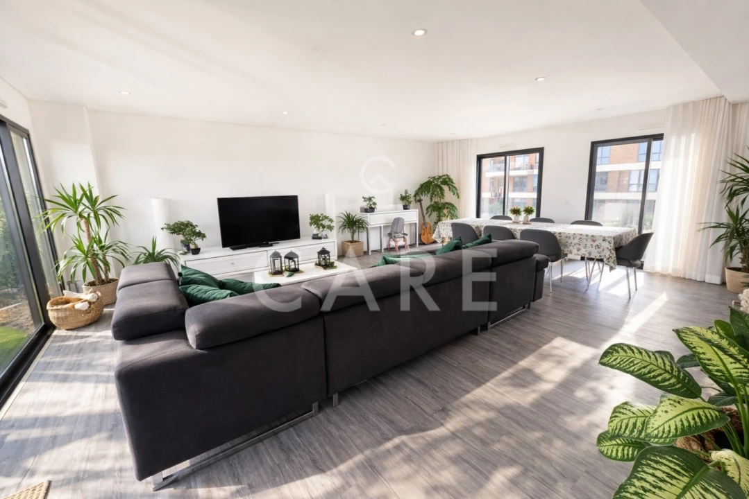 Apartamento T5 para Venda em Venteira Foto 17
