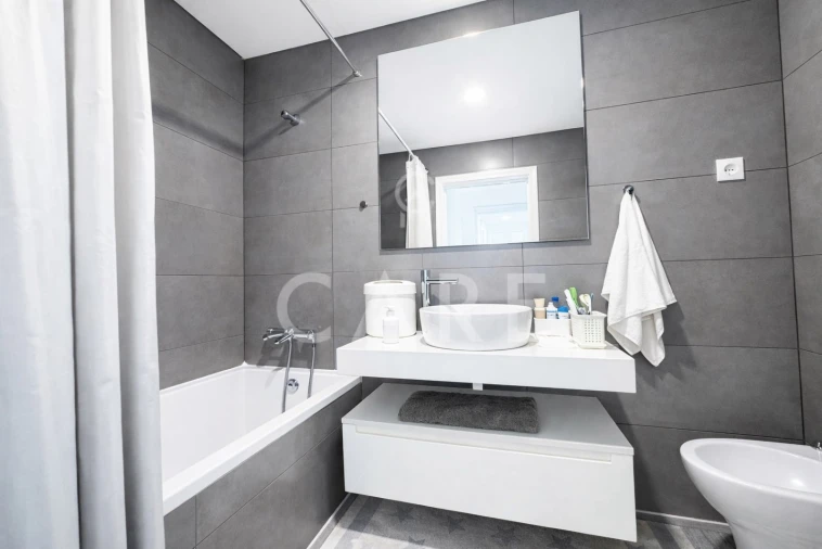 Apartamento T5 para Venda em Venteira Foto 29