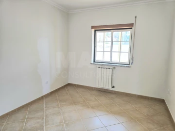 Moradia T4 para Arrendamento em Alfeizerão