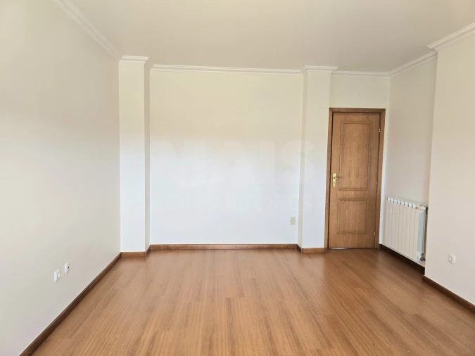 Moradia T4 para Arrendamento em Alfeizerão Foto 11