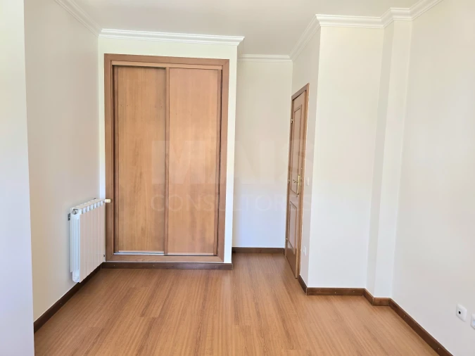 Moradia T4 para Arrendamento em Alfeizerão Foto 12