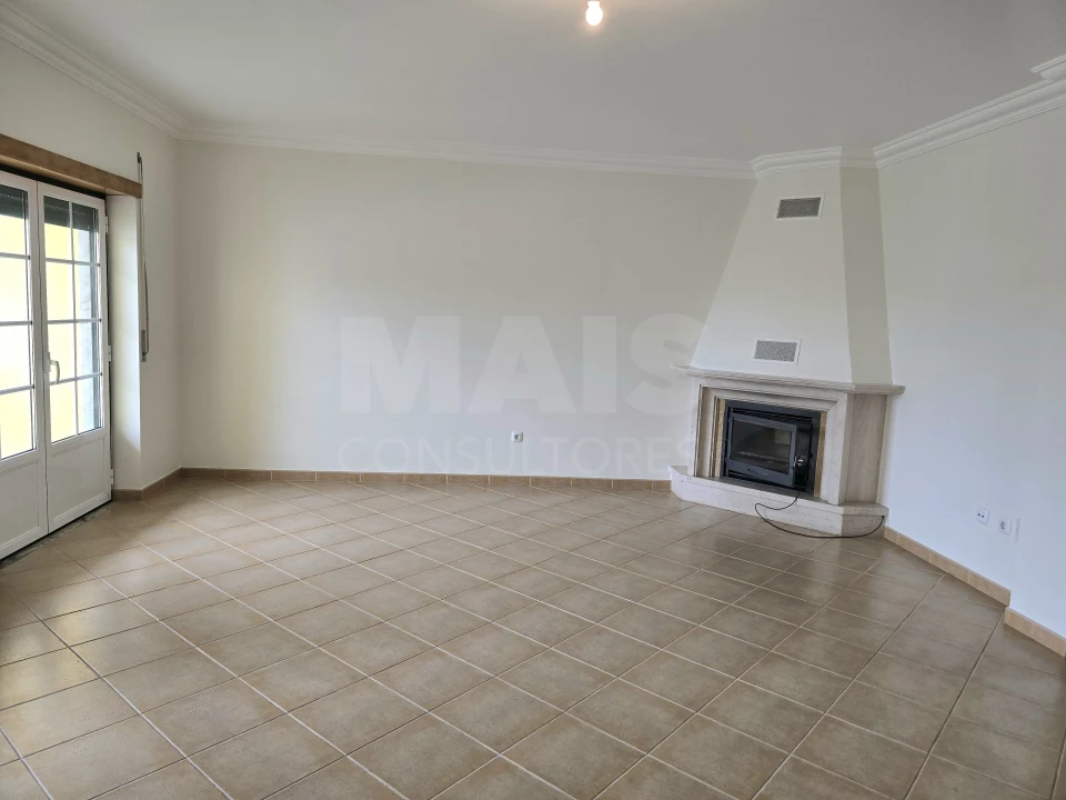 Moradia T4 para Arrendamento em Alfeizerão Foto 2