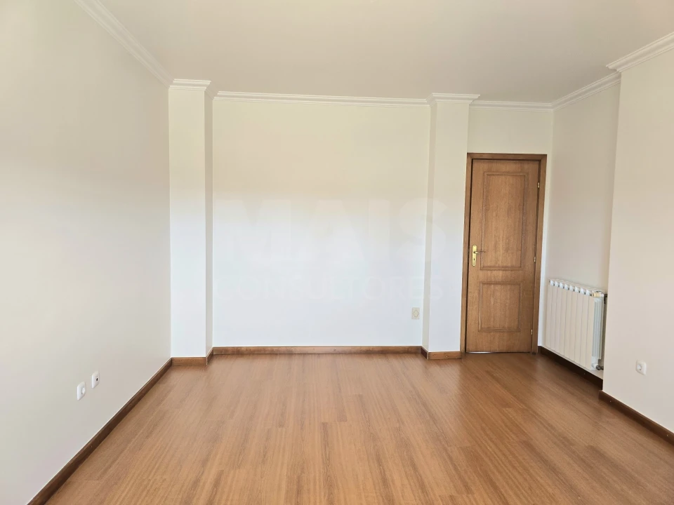 Moradia T4 para Arrendamento em Alfeizerão Foto 11