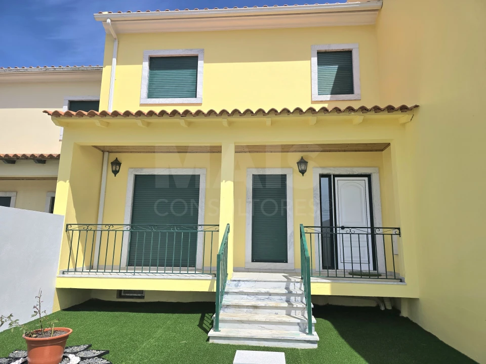 Moradia T4 para Arrendamento em Alfeizerão Foto 1